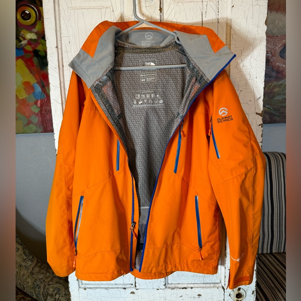 THE NORTH FACE MEN'S SUMMIT SERIES SHELL JACKET - Medium